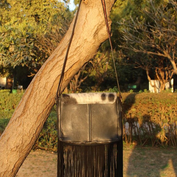 Cowhide Leather Women Shoulder Hand Tooled Bag with Fringes - Picture 3 of 10